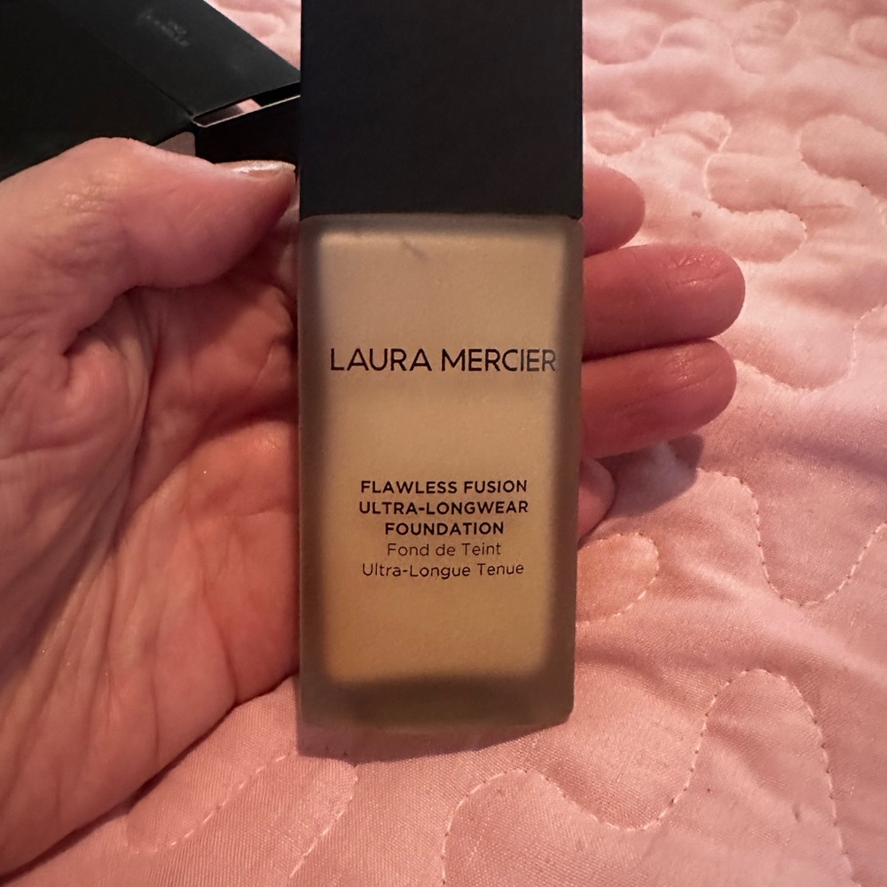 Laura Mercier Cream Foundation Radiant Finish. 1N2 vanille.